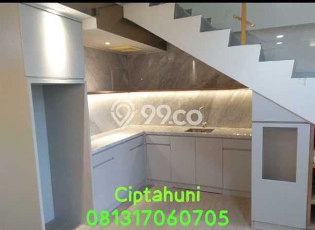 Unit Kantor Dijual di Pancoran Jakarta Selatan Luas Tanah 97m2, Luas Bangunan 97m2 Unit Kantor Dijual di Pancoran Jakarta Selatan Luas Tanah 97m2, Luas Bangunan 97m2