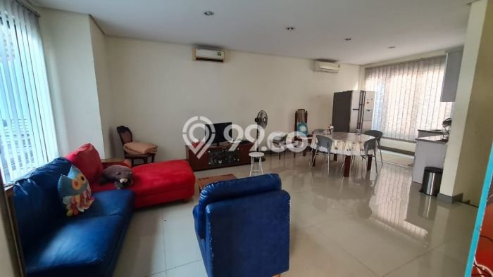 Ready to Use! Luxury House LT 130m2 Desain Modern di Pejaten Ready to Use! Luxury House LT 130m2 Desain Modern di Pejaten