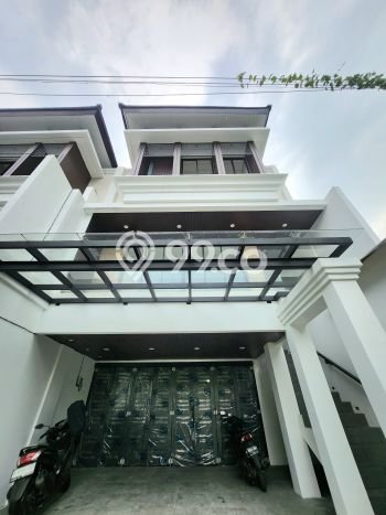 Hot Offer Hunian Premium Ideal dan Luas di Cilandak, Jakarta Selatan Hot Offer Hunian Premium Ideal dan Luas di Cilandak, Jakarta Selatan