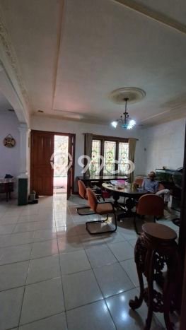 Siap Huni Hunian Elit 4 Kamar di Tebet Dekat ke Mana Saja Siap Huni Hunian Elit 4 Kamar di Tebet Dekat ke Mana Saja