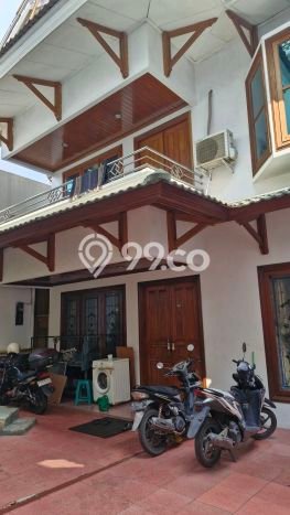 Siap Huni Hunian Elit 4 Kamar di Tebet Dekat ke Mana Saja Siap Huni Hunian Elit 4 Kamar di Tebet Dekat ke Mana Saja