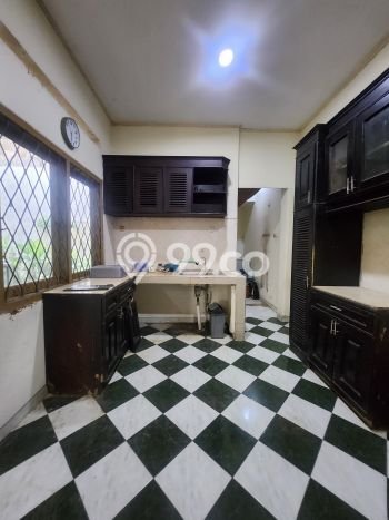 Siap Huni Rumah Mewah 5 Kamar di Kebayoran Lama Dekat ke Mana Pun Siap Huni Rumah Mewah 5 Kamar di Kebayoran Lama Dekat ke Mana Pun