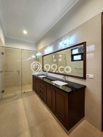 Rumah Elit LB 450m2 Siap Pakai Desain Elegan di Lebak Bulus, Jakarta Selatan Rumah Elit LB 450m2 Siap Pakai Desain Elegan di Lebak Bulus, Jakarta Selatan