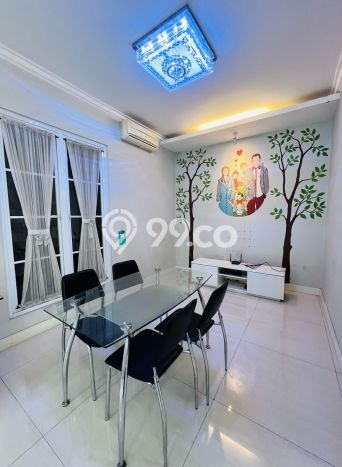 Rumah Mewah LB 250m2 Siap Pakai Desain Elegan di Cipete, Jakarta Selatan Rumah Mewah LB 250m2 Siap Pakai Desain Elegan di Cipete, Jakarta Selatan
