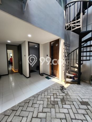 Rumah Elit LB 180m2 Siap Pakai Desain Elegan di Veteran, Jakarta Selatan Rumah Elit LB 180m2 Siap Pakai Desain Elegan di Veteran, Jakarta Selatan