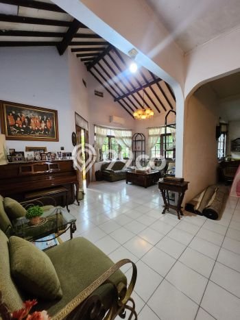 Rumah Elit Modern Tanpa Renovasi di Cipete Jakarta Selatan Rumah Elit Modern Tanpa Renovasi di Cipete Jakarta Selatan