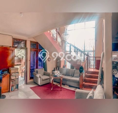 For Sale! Luxury House LT 520m2 Desain Elegan di Kampung Rambutan For Sale! Luxury House LT 520m2 Desain Elegan di Kampung Rambutan