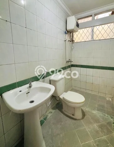 Rumah Kontrakan Jakarta Selatan LT 356m2 LB 260m2 Kawasan Cipete Rumah Kontrakan Jakarta Selatan LT 356m2 LB 260m2 Kawasan Cipete