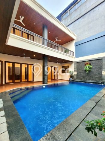 Rumah Elit LB 450m2 Siap Pakai Desain Elegan di Lebak Bulus, Jakarta Selatan Rumah Elit LB 450m2 Siap Pakai Desain Elegan di Lebak Bulus, Jakarta Selatan