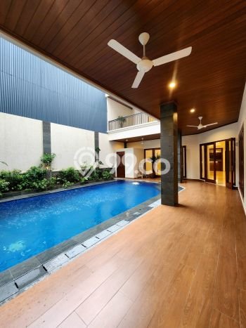 Rumah Elit LB 450m2 Siap Pakai Desain Elegan di Lebak Bulus, Jakarta Selatan Rumah Elit LB 450m2 Siap Pakai Desain Elegan di Lebak Bulus, Jakarta Selatan