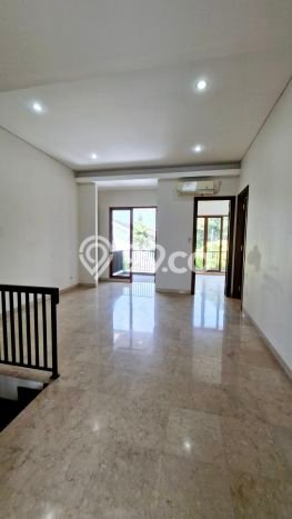 Rumah Luxury Modern Tanpa Renovasi di Kemang Jakarta Selatan Rumah Luxury Modern Tanpa Renovasi di Kemang Jakarta Selatan