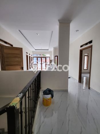 Rumah Elit LB 250m2 Siap Pakai Desain Elegan di Bintaro, Jakarta Selatan Rumah Elit LB 250m2 Siap Pakai Desain Elegan di Bintaro, Jakarta Selatan