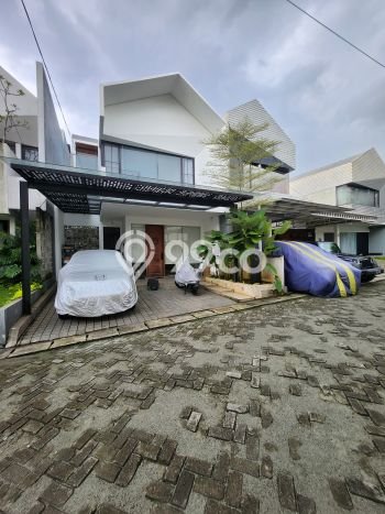 Dijual Rumah Luas Megah Dengan View Cantik di Veteran, Jakarta Selatan Dijual Rumah Luas Megah Dengan View Cantik di Veteran, Jakarta Selatan
