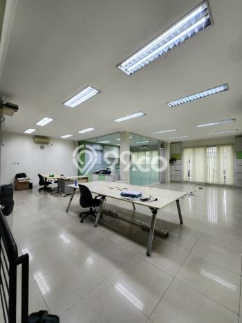 Unit Ruko Dijual di Tebet Jakarta Selatan Luas Tanah 285m2, Luas Bangunan 525m2 Unit Ruko Dijual di Tebet Jakarta Selatan Luas Tanah 285m2, Luas Bangunan 525m2