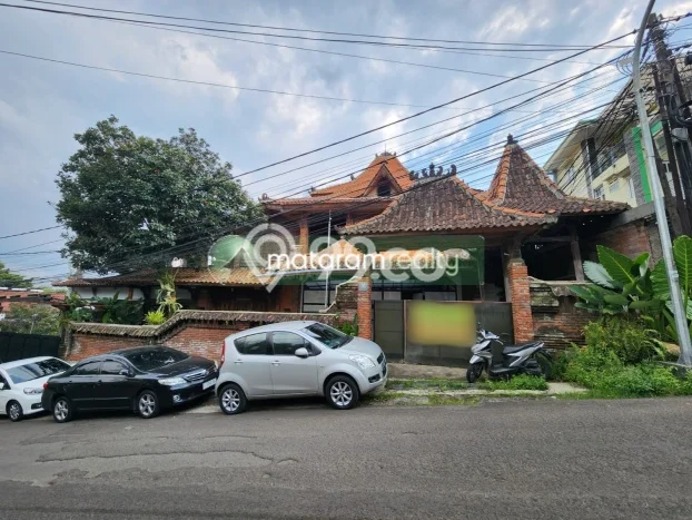 Ruko untuk Disewa di Pusat Bandung Luas Bangunan 480m2 Ruko untuk Disewa di Pusat Bandung Luas Bangunan 480m2