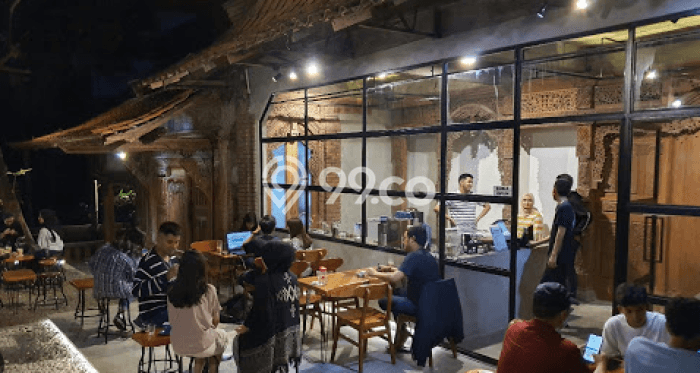 Ruko Disewa di Bandung dengan LB 360m2 Area Komersial Ramai Ruko Disewa di Bandung dengan LB 360m2 Area Komersial Ramai