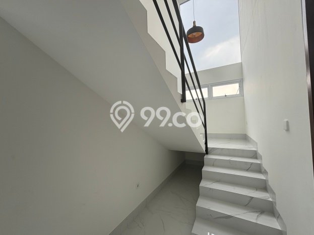 Ready to Use! Premium House LT 339m2 Desain Modern di Setiabudi Ready to Use! Premium House LT 339m2 Desain Modern di Setiabudi