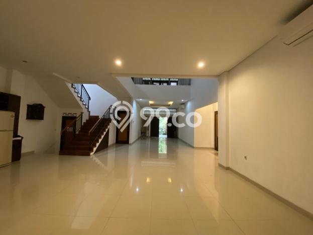 Sewa Rumah Nyaman di Kebayoran Baru Harga Rp 950 Juta/ Tahun Sewa Rumah Nyaman di Kebayoran Baru Harga Rp 950 Juta/ Tahun