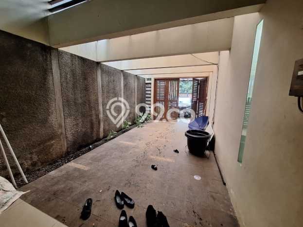 Rumah di , 3 KT, Lingkungan Asri, Luas 425m2m² Bangunan 250m2m² Rumah di , 3 KT, Lingkungan Asri, Luas 425m2m² Bangunan 250m2m²