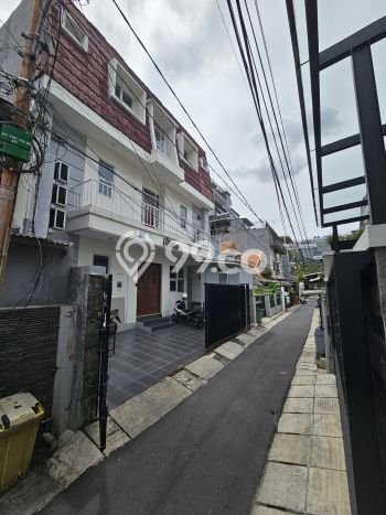 Rumah Kost Dijual di Menteng, Jakarta Pusat dengan 20 Kamar Tidur, 20 Kamar Mandi Rumah Kost Dijual di Menteng, Jakarta Pusat dengan 20 Kamar Tidur, 20 Kamar Mandi