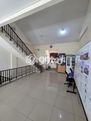 Ruko Disewa di Bekasi dengan LB 166m2 Area Komersial Ramai Ruko Disewa di Bekasi dengan LB 166m2 Area Komersial Ramai