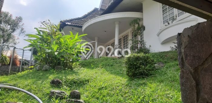 For Sale! Luxury House LT 698m2 Desain Modern di Setra Sari For Sale! Luxury House LT 698m2 Desain Modern di Setra Sari