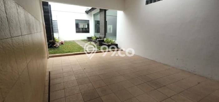 For Sale! Luxury House LT 434m2 Desain Elegan di Setra Indah For Sale! Luxury House LT 434m2 Desain Elegan di Setra Indah