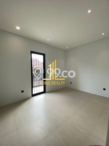 Jual Rumah Eksklusif 3 KT di Taman Kopo Indah, Bandung Jual Rumah Eksklusif 3 KT di Taman Kopo Indah, Bandung