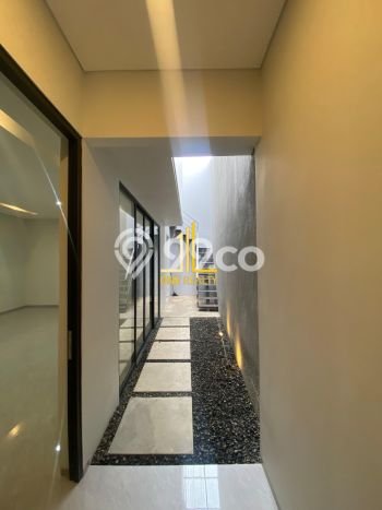 Rumah Luxury Modern Tanpa Renovasi di Setra Duta Bandung Rumah Luxury Modern Tanpa Renovasi di Setra Duta Bandung