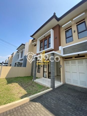 Siap Huni Rumah Mewah 4 Kamar di Batununggal Dekat ke Mana Pun Siap Huni Rumah Mewah 4 Kamar di Batununggal Dekat ke Mana Pun