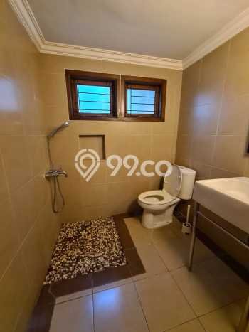 Dijual Rumah Luas Elegan Dengan View Cantik di Kuningan, Jakarta Selatan Dijual Rumah Luas Elegan Dengan View Cantik di Kuningan, Jakarta Selatan