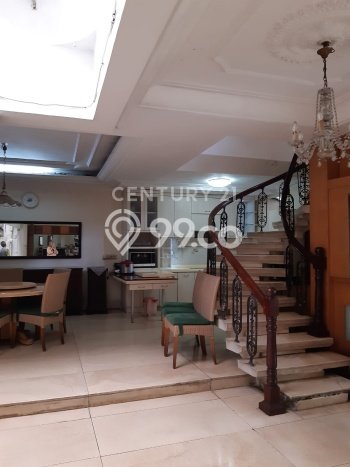 For Sale! Luxury House LT 460m2 Desain Elegan di Simprug For Sale! Luxury House LT 460m2 Desain Elegan di Simprug