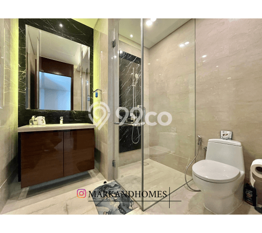 Apartemen Siap Huni di Sudirman, 4 KM, Luas 268m2m² Apartemen Siap Huni di Sudirman, 4 KM, Luas 268m2m²