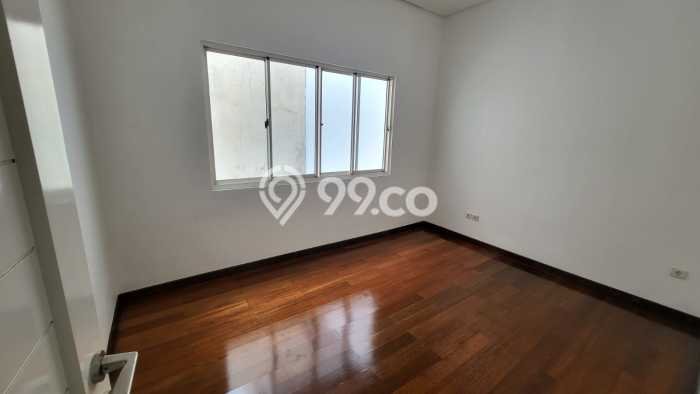 Rumah Nyaman 4 KT di Pantai Indah Kapuk, Jakarta Utara - LT 184m² Rumah Nyaman 4 KT di Pantai Indah Kapuk, Jakarta Utara - LT 184m²