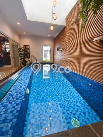 Hunian Elit LB 400m2 Siap Pakai Desain Elegan di Meruya, Jakarta Barat Hunian Elit LB 400m2 Siap Pakai Desain Elegan di Meruya, Jakarta Barat