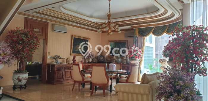 Rumah Terawat 4 KT 5 KM di Intercon, Jakarta Barat Rumah Terawat 4 KT 5 KM di Intercon, Jakarta Barat