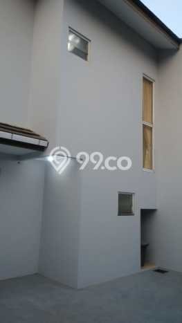 Rumah Terawat di BSD, Tangerang, LT 128m², Luas Bangunan 75m² Rumah Terawat di BSD, Tangerang, LT 128m², Luas Bangunan 75m²