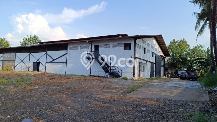 Gudang Kawasan Bisnis Kawasan Cimone, Luas 3600m², Siap Usaha Gudang Kawasan Bisnis Kawasan Cimone, Luas 3600m², Siap Usaha
