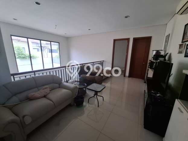 Rumah di Alam Sutera, 4 KM, Area Asri, Luas 300m² LB 250m² Rumah di Alam Sutera, 4 KM, Area Asri, Luas 300m² LB 250m²