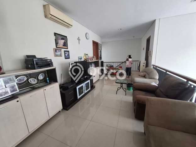 Rumah di Alam Sutera, 4 KM, Area Asri, Luas 300m² LB 250m² Rumah di Alam Sutera, 4 KM, Area Asri, Luas 300m² LB 250m²