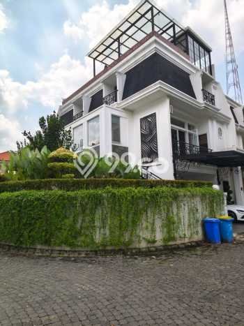 Hunian Elit LB 400m2 Siap Pakai Desain Elegan di Meruya, Jakarta Barat Hunian Elit LB 400m2 Siap Pakai Desain Elegan di Meruya, Jakarta Barat