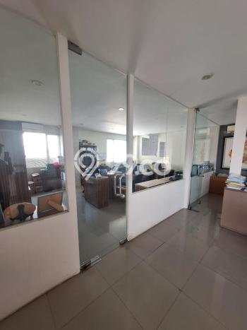 LOKASI PREMIUM! Kantor di Cipondoh, Luas 698m², Area Komersial LOKASI PREMIUM! Kantor di Cipondoh, Luas 698m², Area Komersial