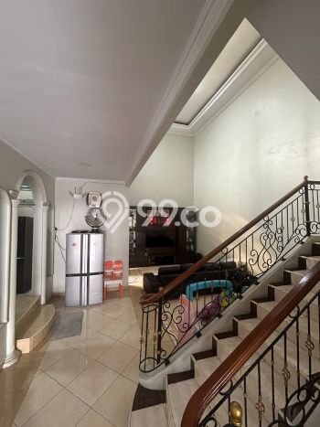 Rumah Mewah LB 300m2 Siap Pakai Desain Elegan di Modernland, Tangerang Rumah Mewah LB 300m2 Siap Pakai Desain Elegan di Modernland, Tangerang