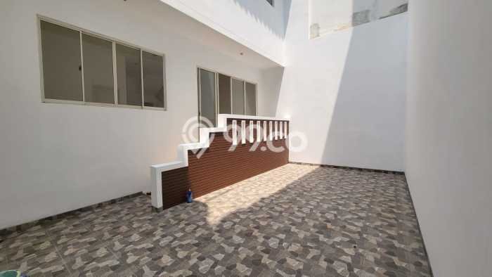 Rumah Nyaman 4 KT di Pantai Indah Kapuk, Jakarta Utara - LT 184m² Rumah Nyaman 4 KT di Pantai Indah Kapuk, Jakarta Utara - LT 184m²