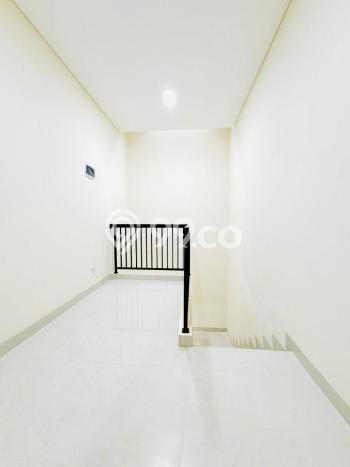 Rumah Mewah LB 140m2 Siap Pakai Desain Elegan di Metland Puri, Jakarta Barat Rumah Mewah LB 140m2 Siap Pakai Desain Elegan di Metland Puri, Jakarta Barat