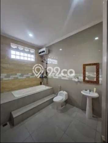 Ready to Use! Premium House LT 345m2 Desain Elegan di Modernland Ready to Use! Premium House LT 345m2 Desain Elegan di Modernland