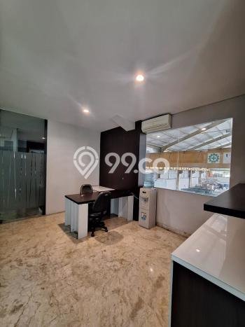 LOKASI PREMIUM! Kantor di Cipondoh, Luas 698m², Area Komersial LOKASI PREMIUM! Kantor di Cipondoh, Luas 698m², Area Komersial