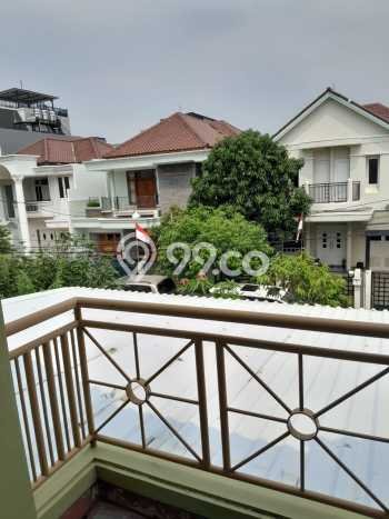 Ready to Use! Luxury House LT 300m2 Desain Modern di Puri Indah Ready to Use! Luxury House LT 300m2 Desain Modern di Puri Indah