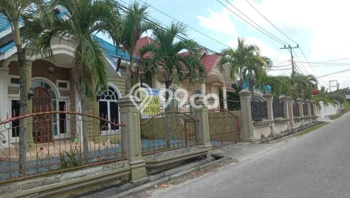 Rumah EXCLUSIVE di Tenayan Raya, Pekanbaru, Luas 391m2m² Bangunan 150m2m² HARGA TERBAIK! Rumah EXCLUSIVE di Tenayan Raya, Pekanbaru, Luas 391m2m² Bangunan 150m2m² HARGA TERBAIK!