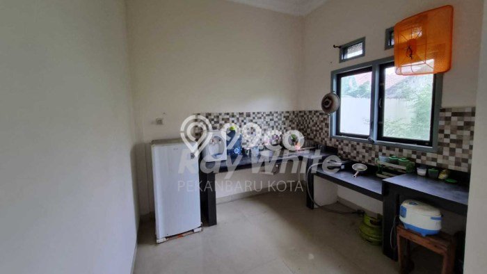 Dijual Cepat Rumah Bagus Siap Huni LB 180m2 di Tampan, Pekanbaru Dijual Cepat Rumah Bagus Siap Huni LB 180m2 di Tampan, Pekanbaru
